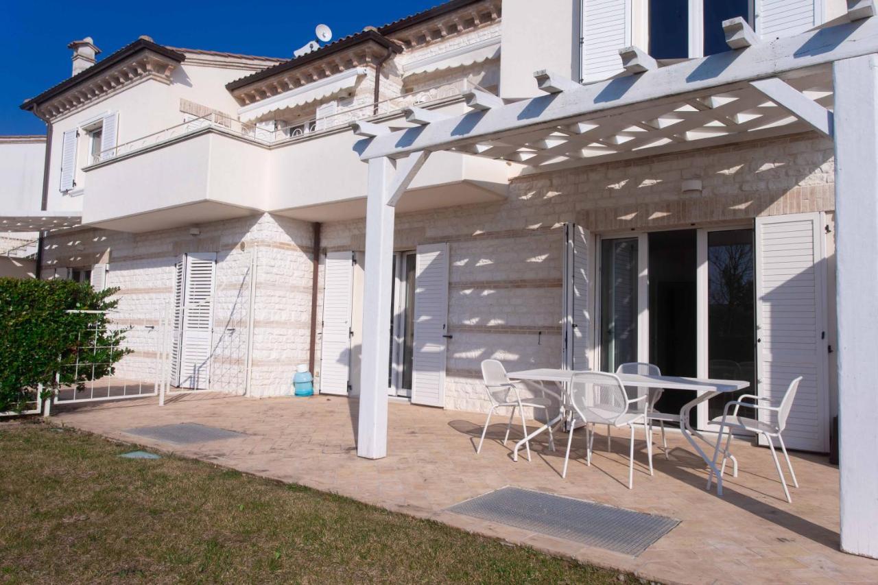S018 - Sirolo, Nuovissimo Trilocale In Pietra Con Giardino Dx Apartment Exterior foto